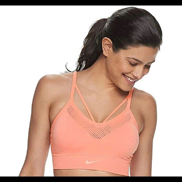 nike seamless light support sports bra